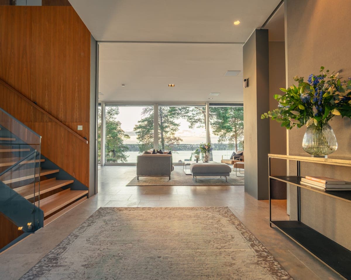 Mr Charles Luxury Vacations - Beyond Villa Rentals