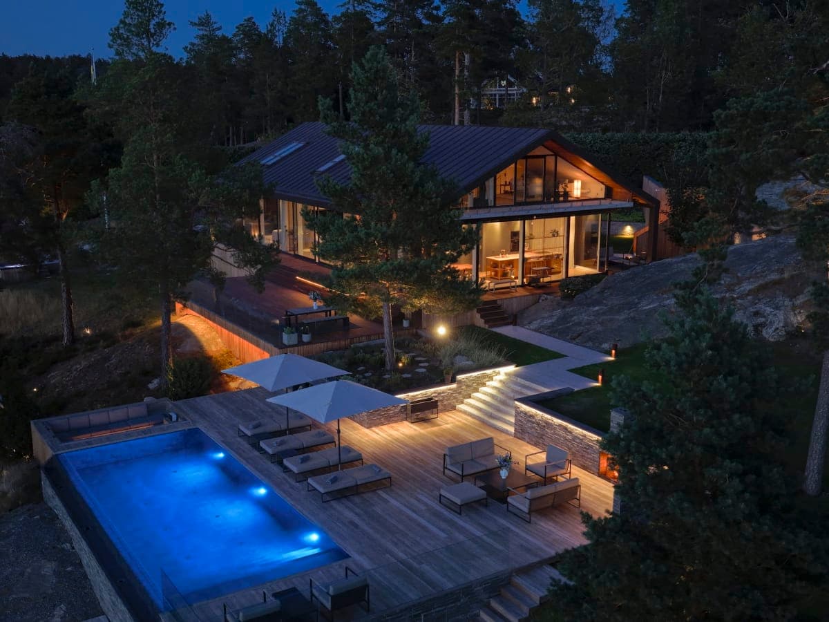 The Hamptons Villa